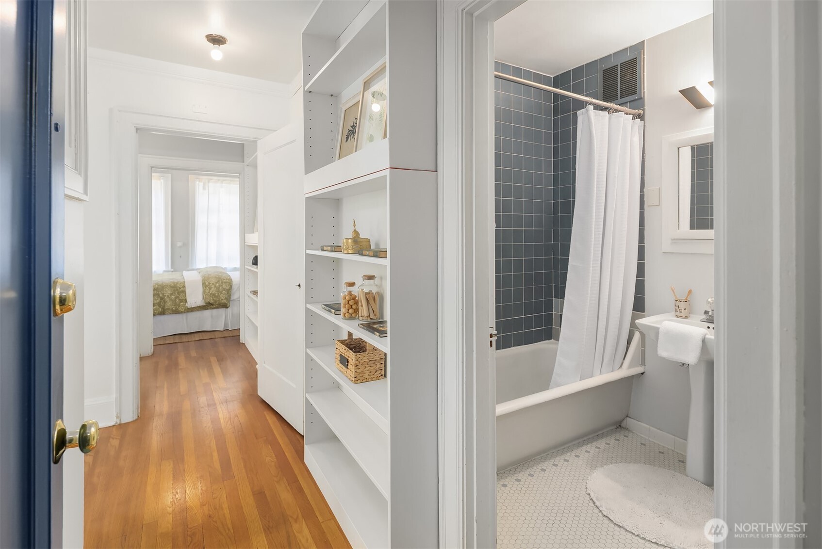 321 Boylston Avenue E Unit: 303