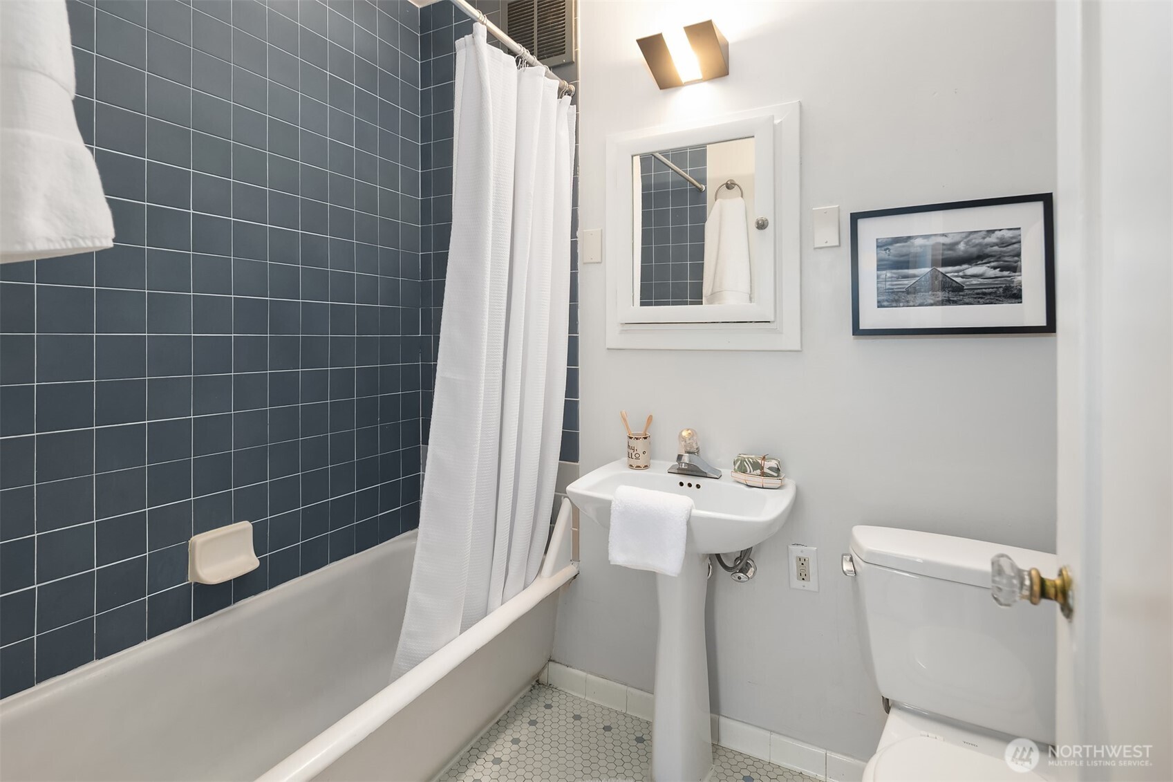 321 Boylston Avenue E Unit: 303