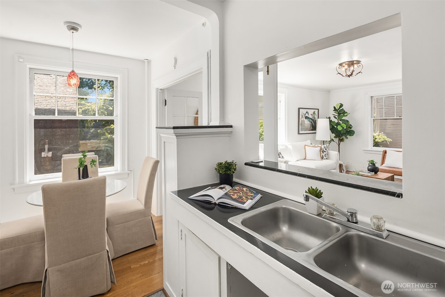 321 Boylston Avenue E Unit: 303