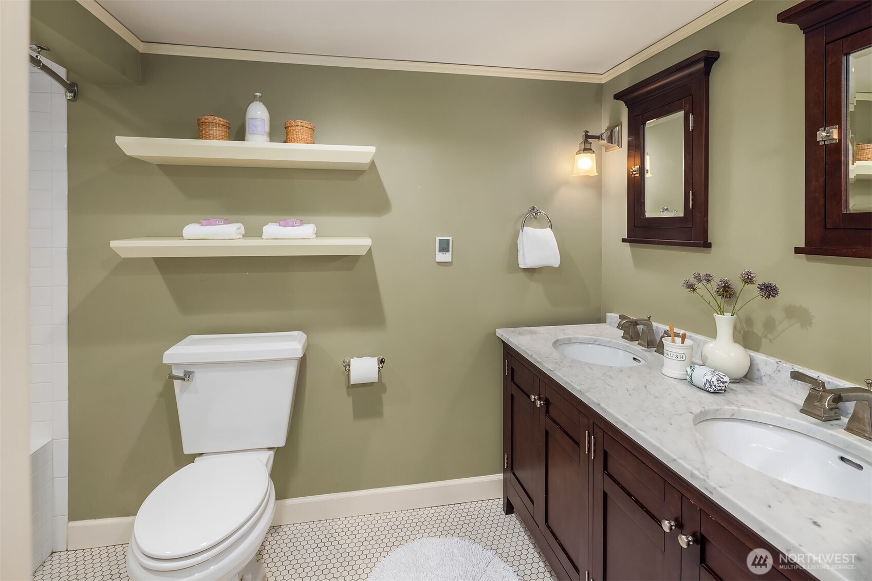 3333 Cascadia Avenue S