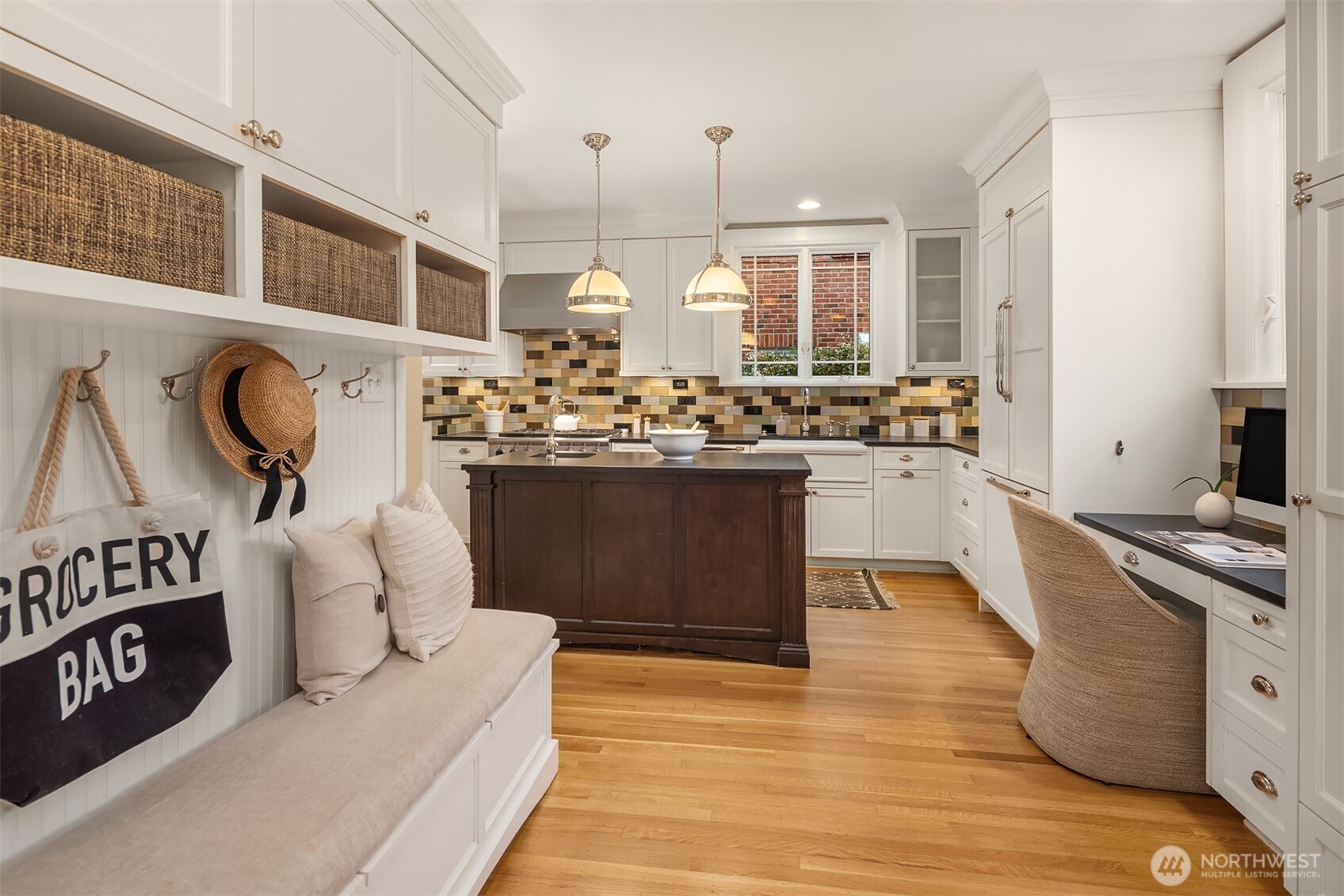 3333 Cascadia Avenue S