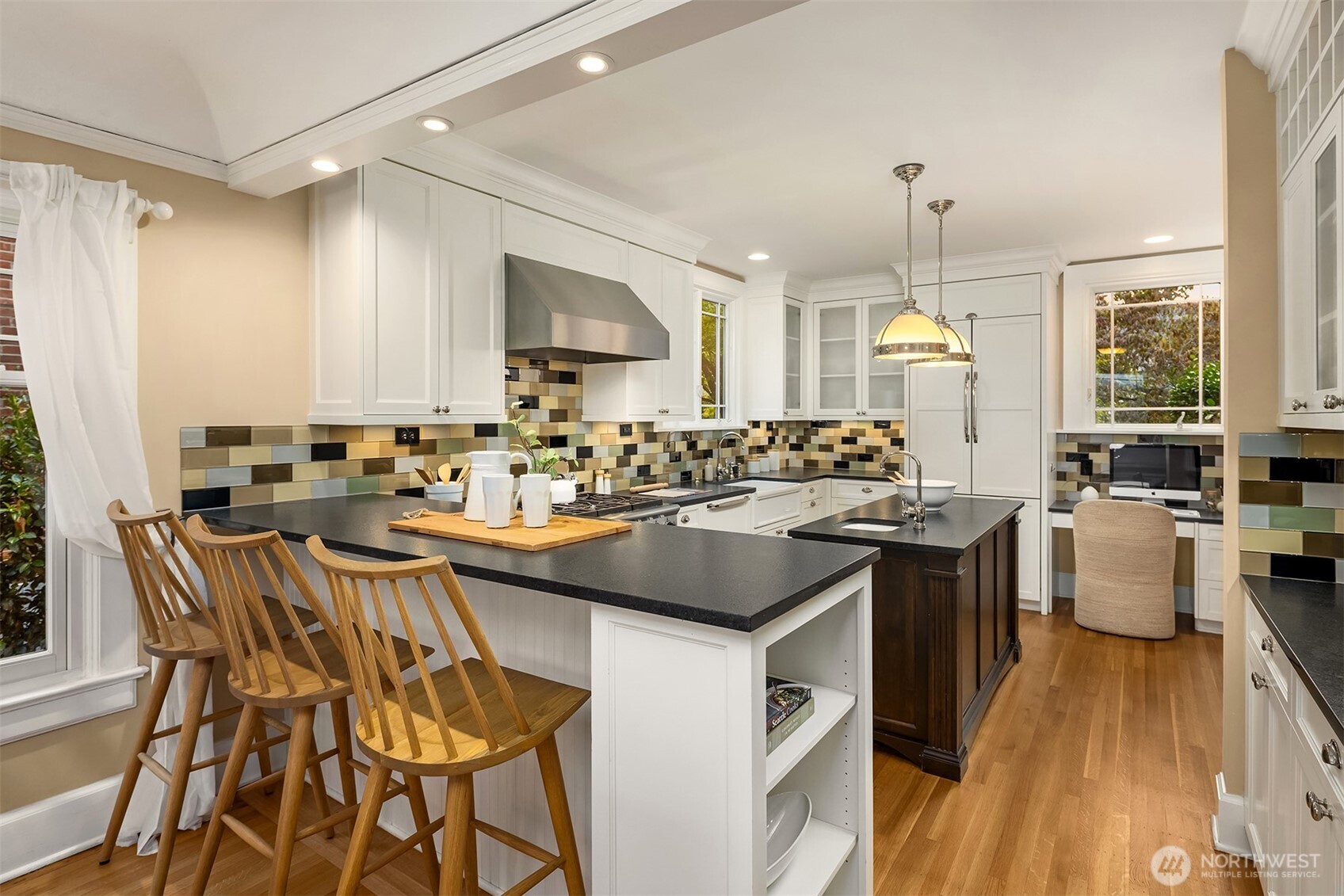 3333 Cascadia Avenue S