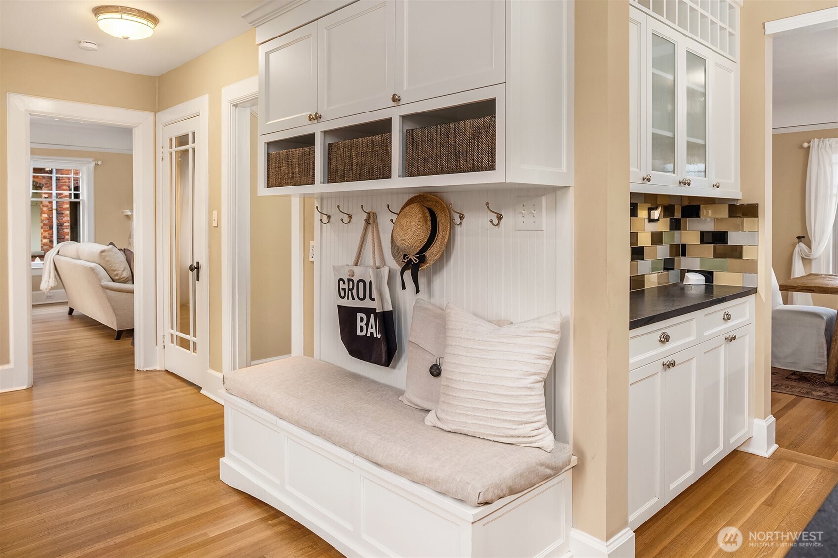 3333 Cascadia Avenue S