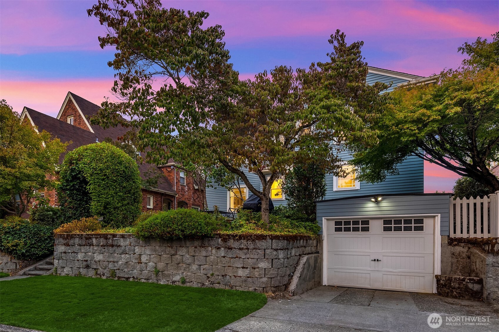 3333 Cascadia Avenue S