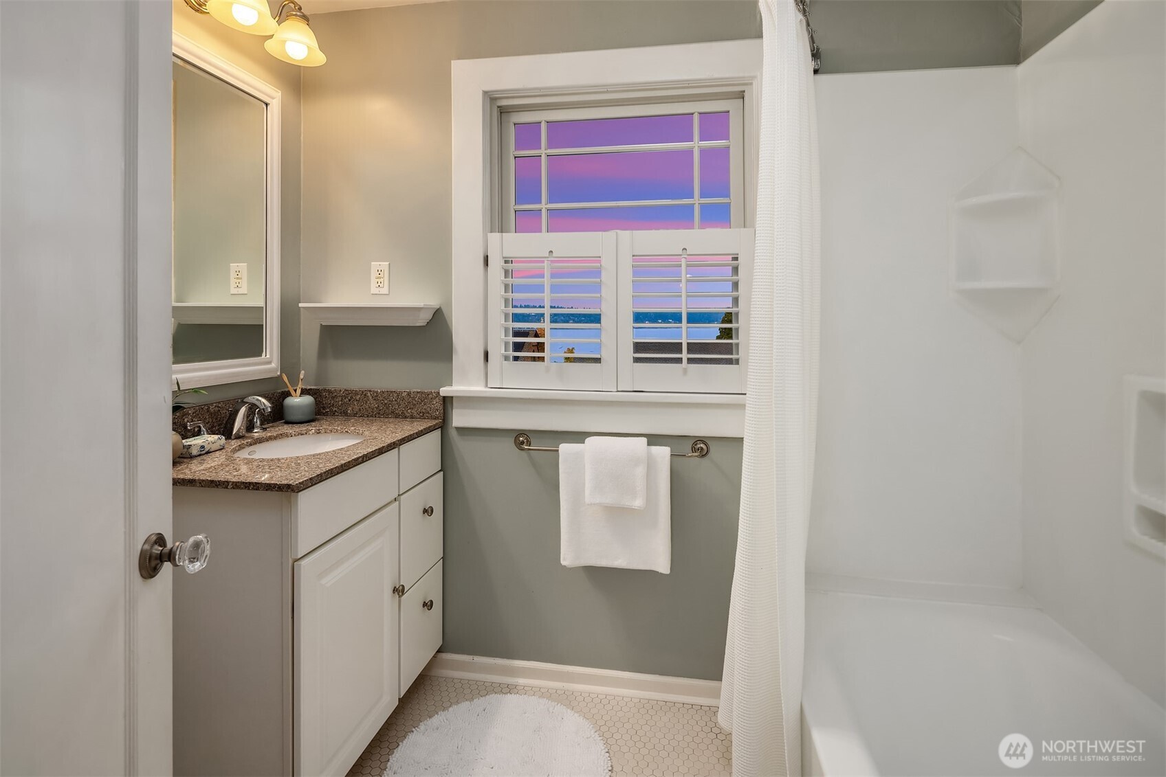 3333 Cascadia Avenue S