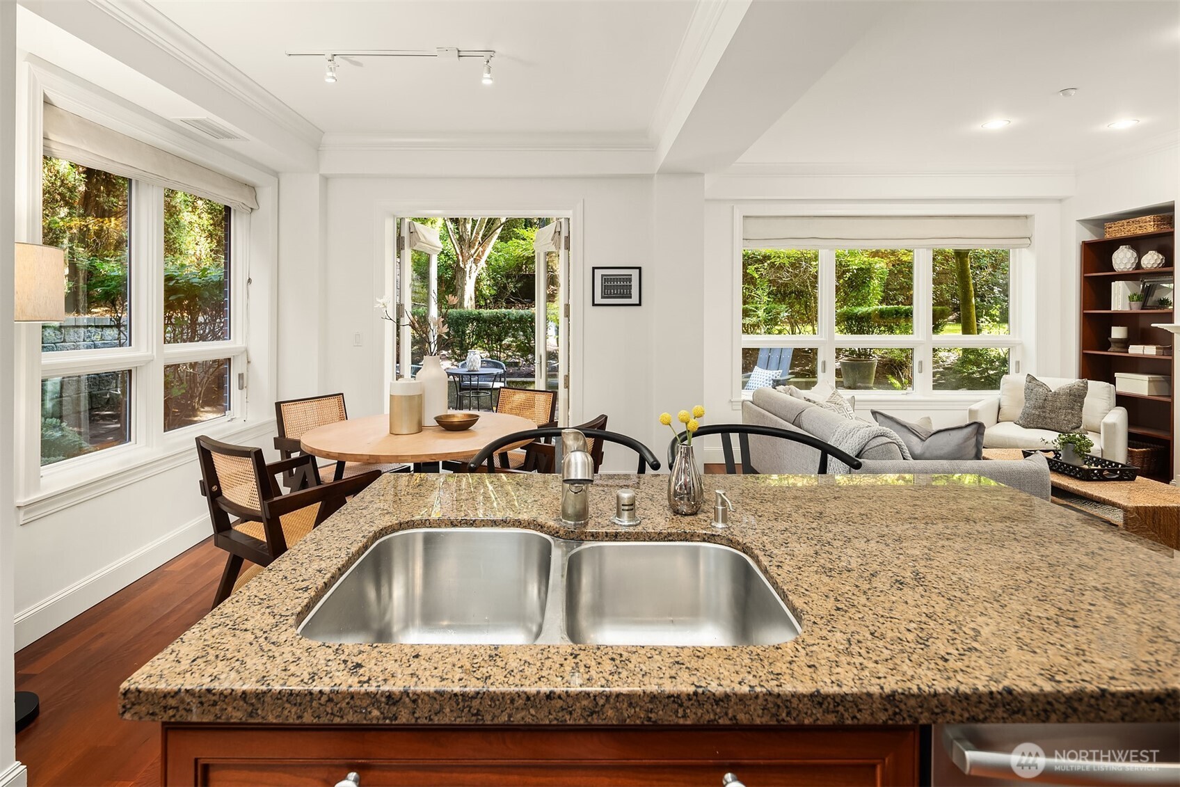726 Boylston Avenue E Unit: 5