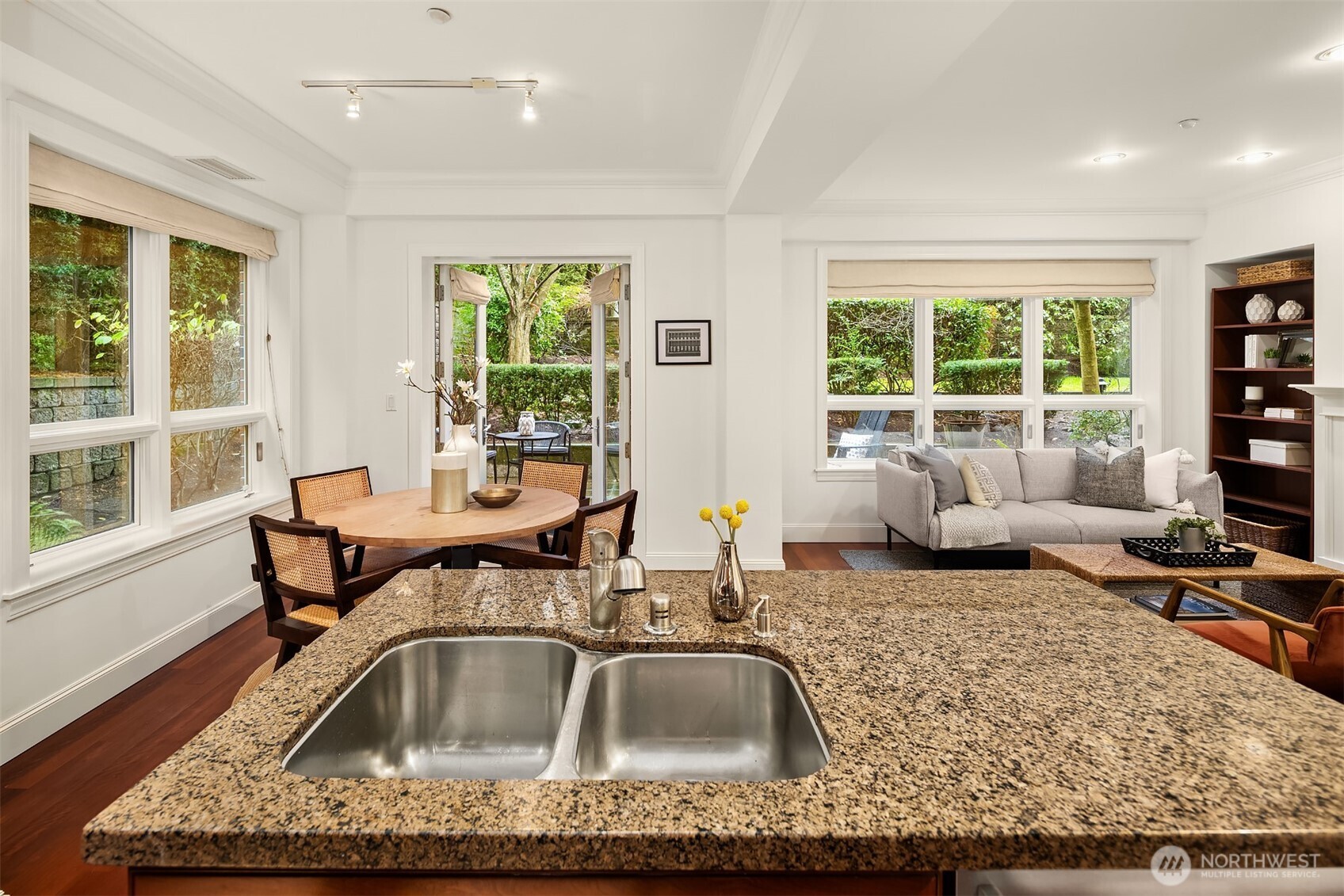 726 Boylston Avenue E Unit: 5