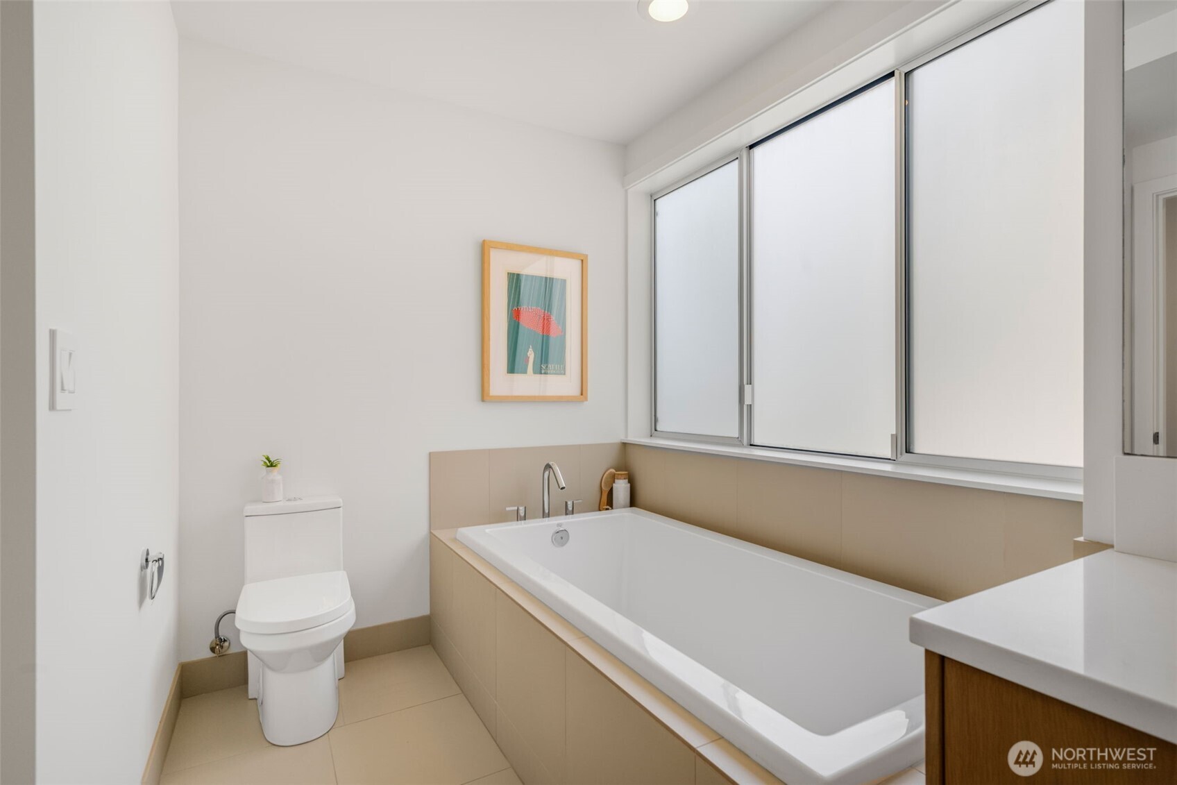 307 14th Avenue E Unit: B