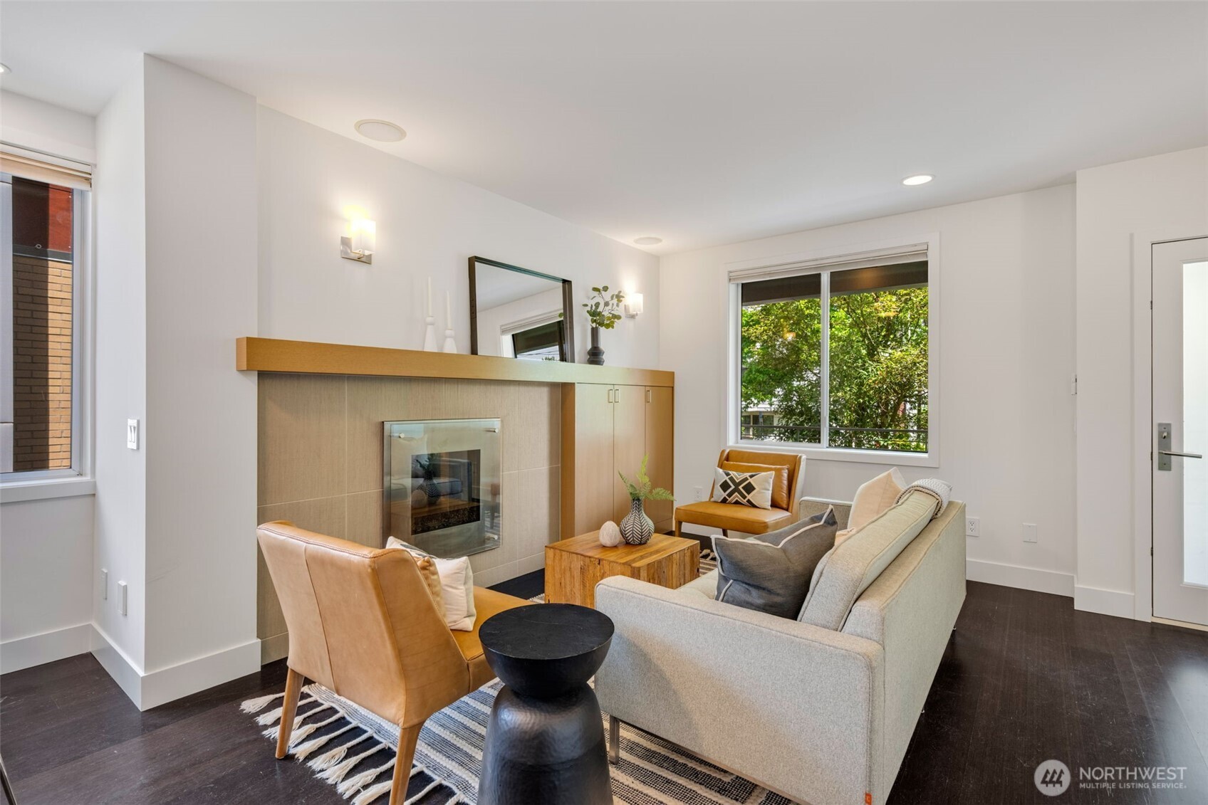 307 14th Avenue E Unit: B