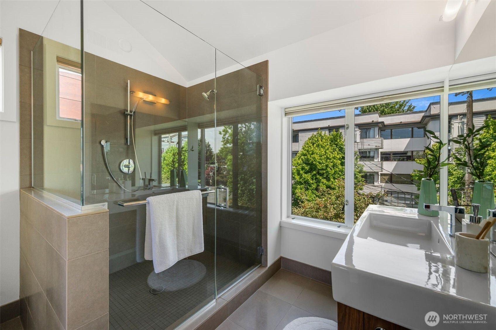 307 14th Avenue E Unit: B