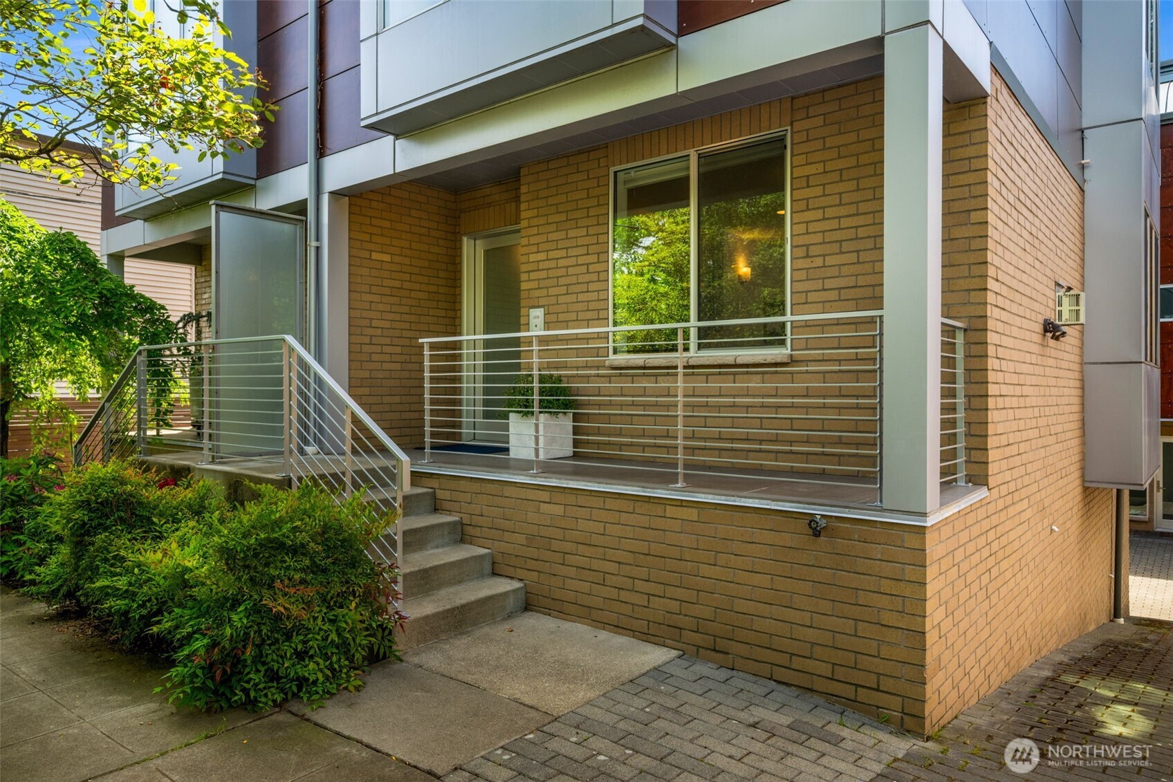 307 14th Avenue E Unit: B