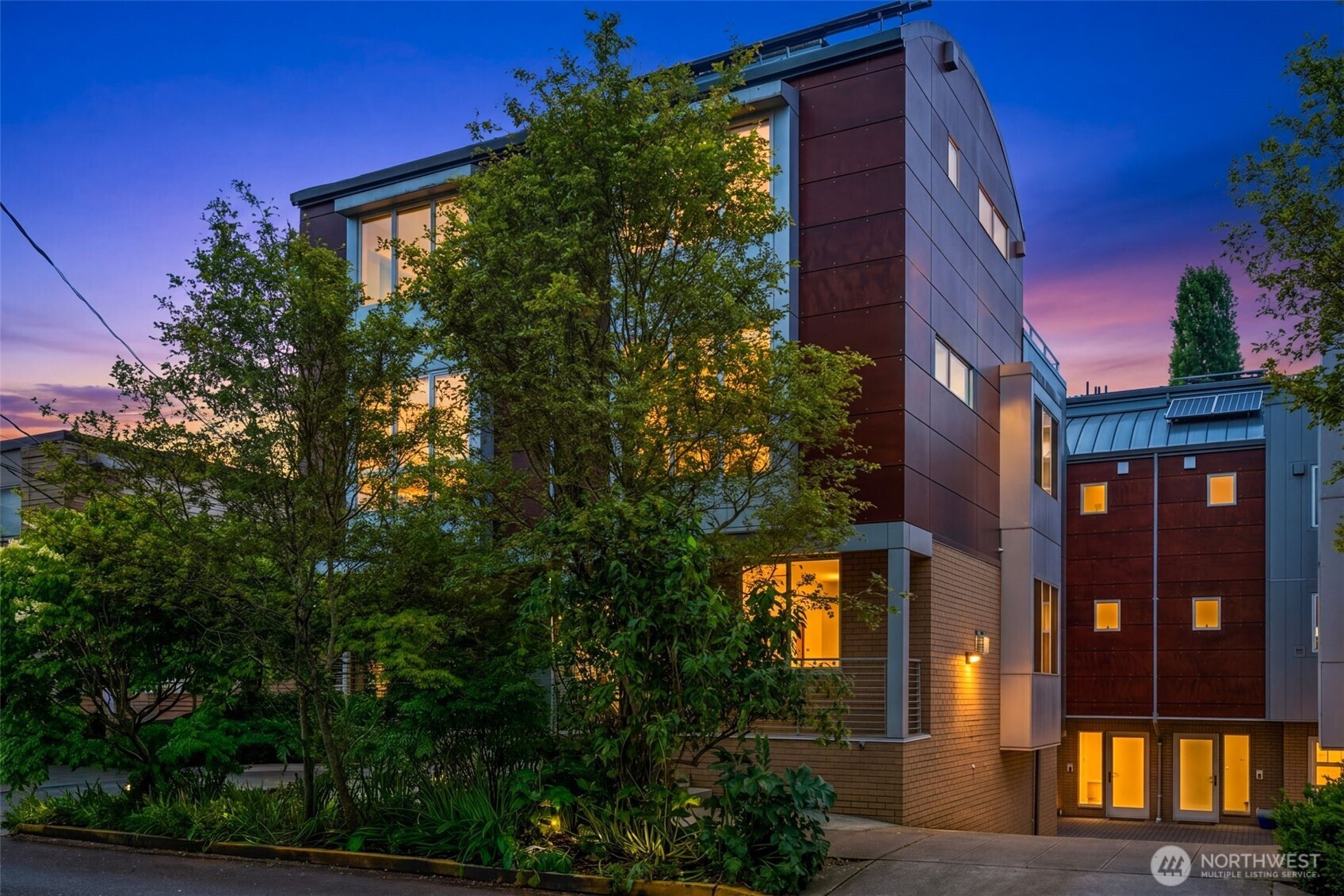 307 14th Avenue E Unit: B