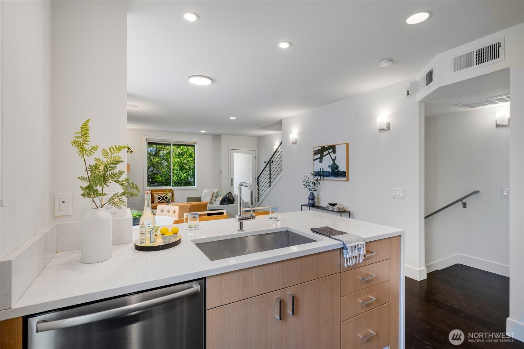 307 14th Avenue E Unit: B