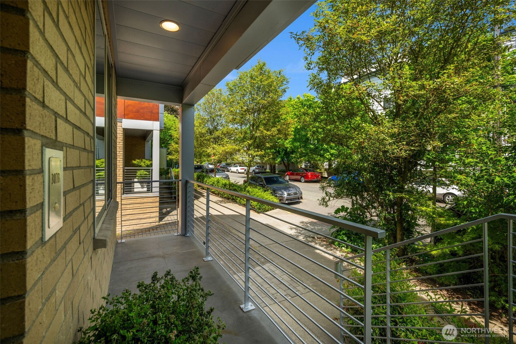 307 14th Avenue E Unit: B