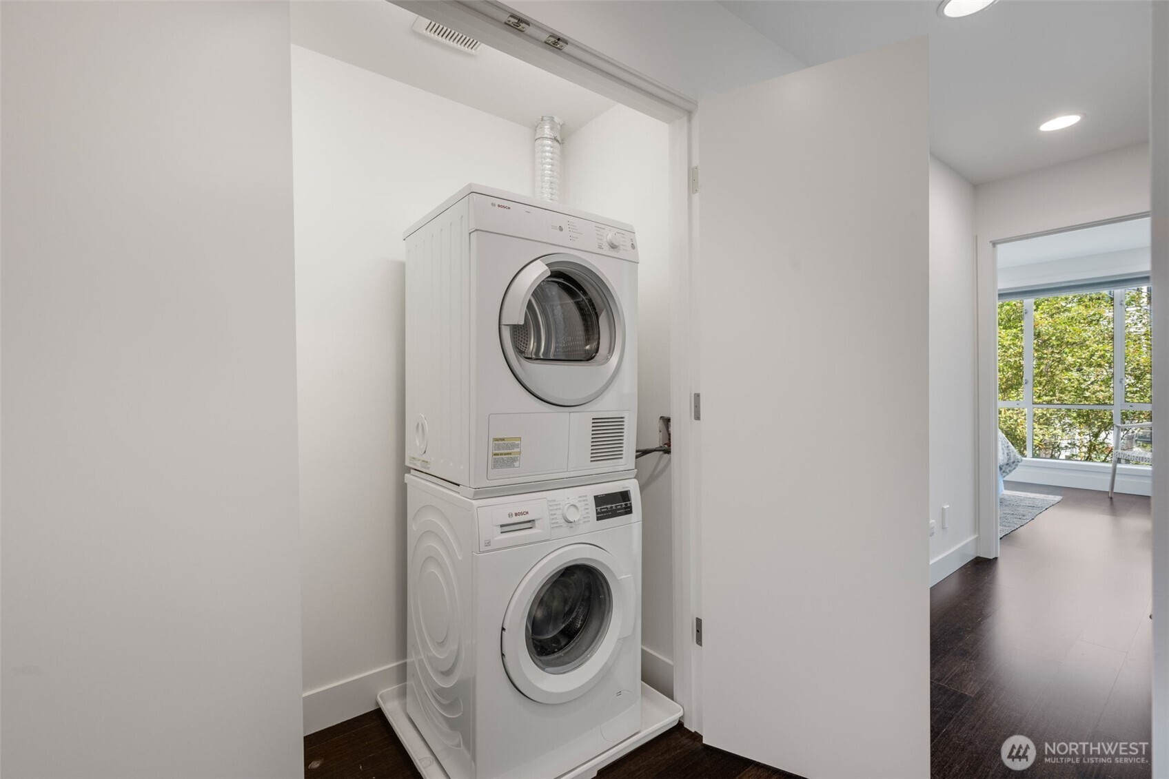 307 14th Avenue E Unit: B