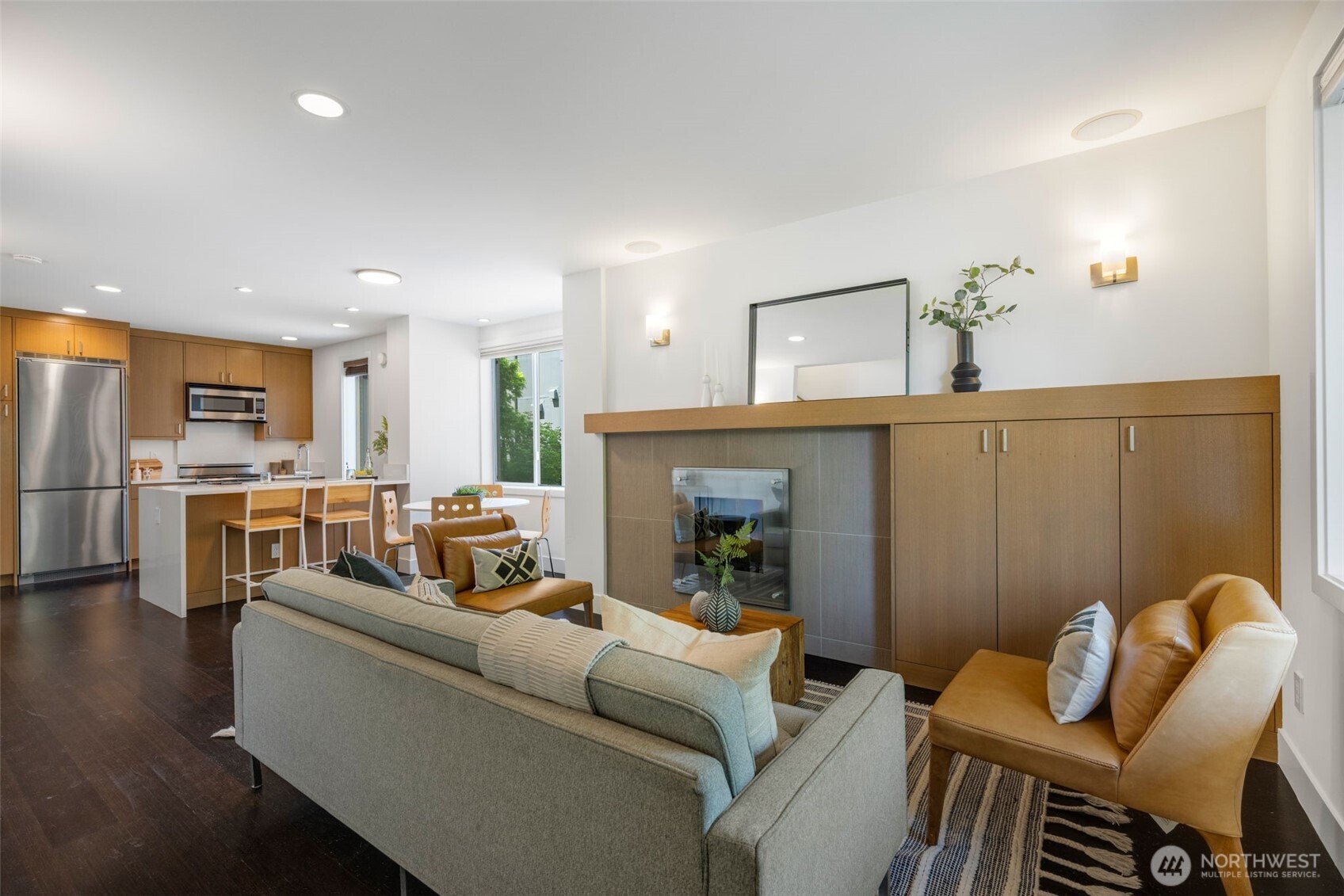 307 14th Avenue E Unit: B