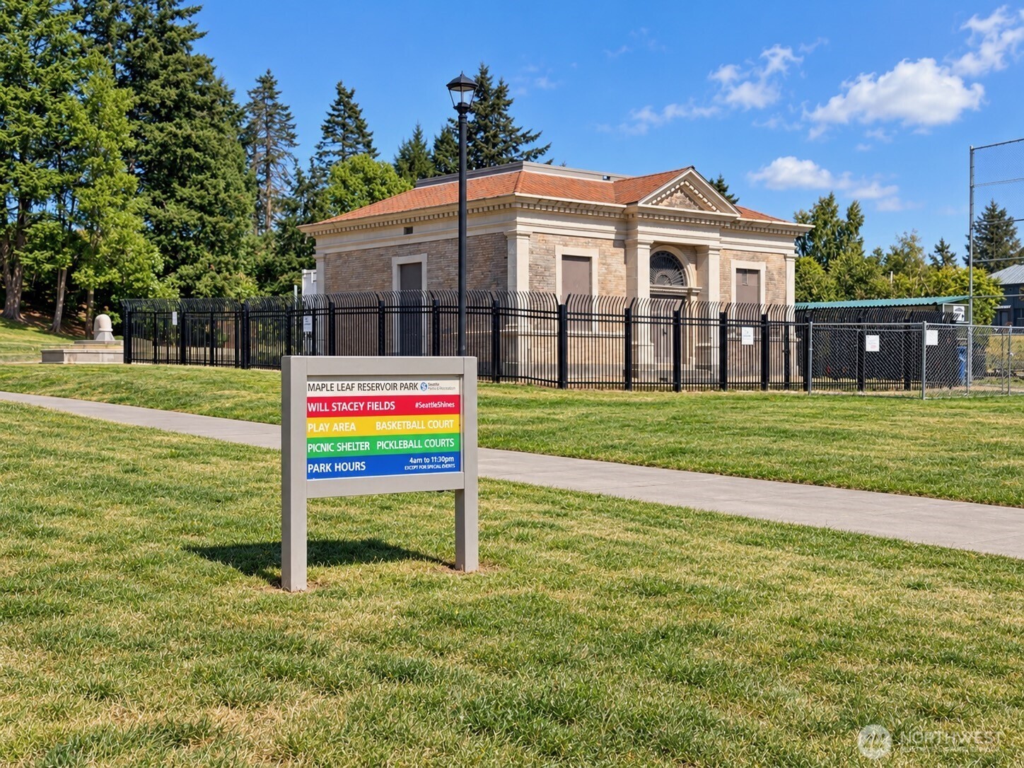 8804 5th Avenue NE
