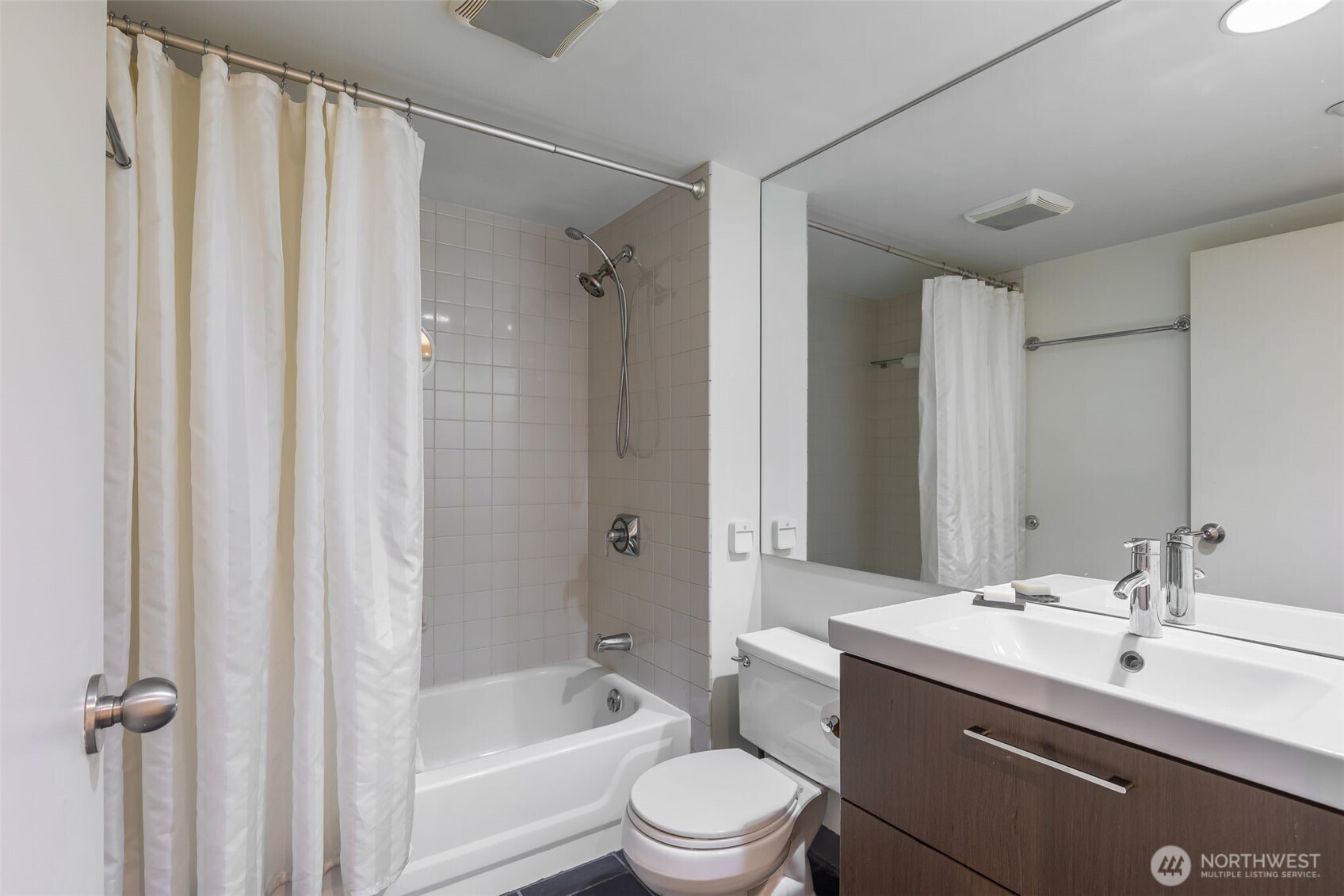 1415 2nd Avenue Unit: 2108