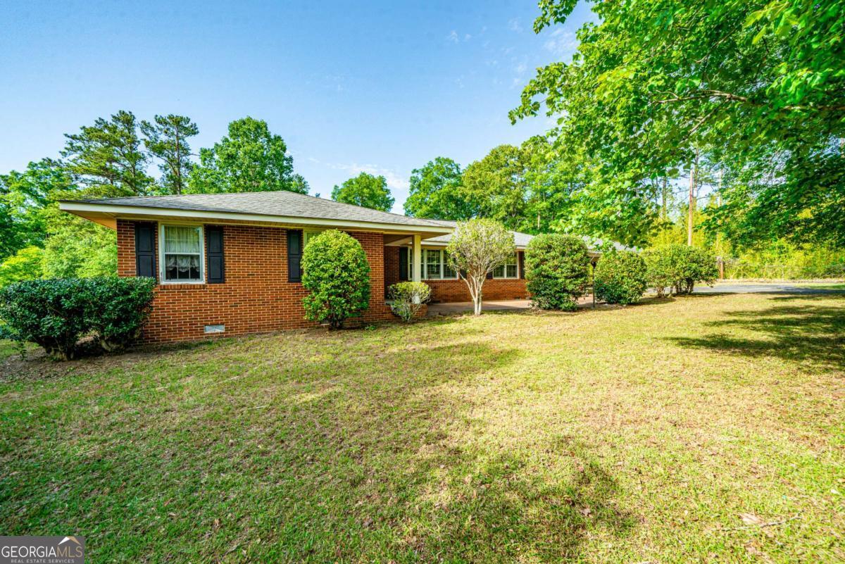 740 Lake Laurel Road NE