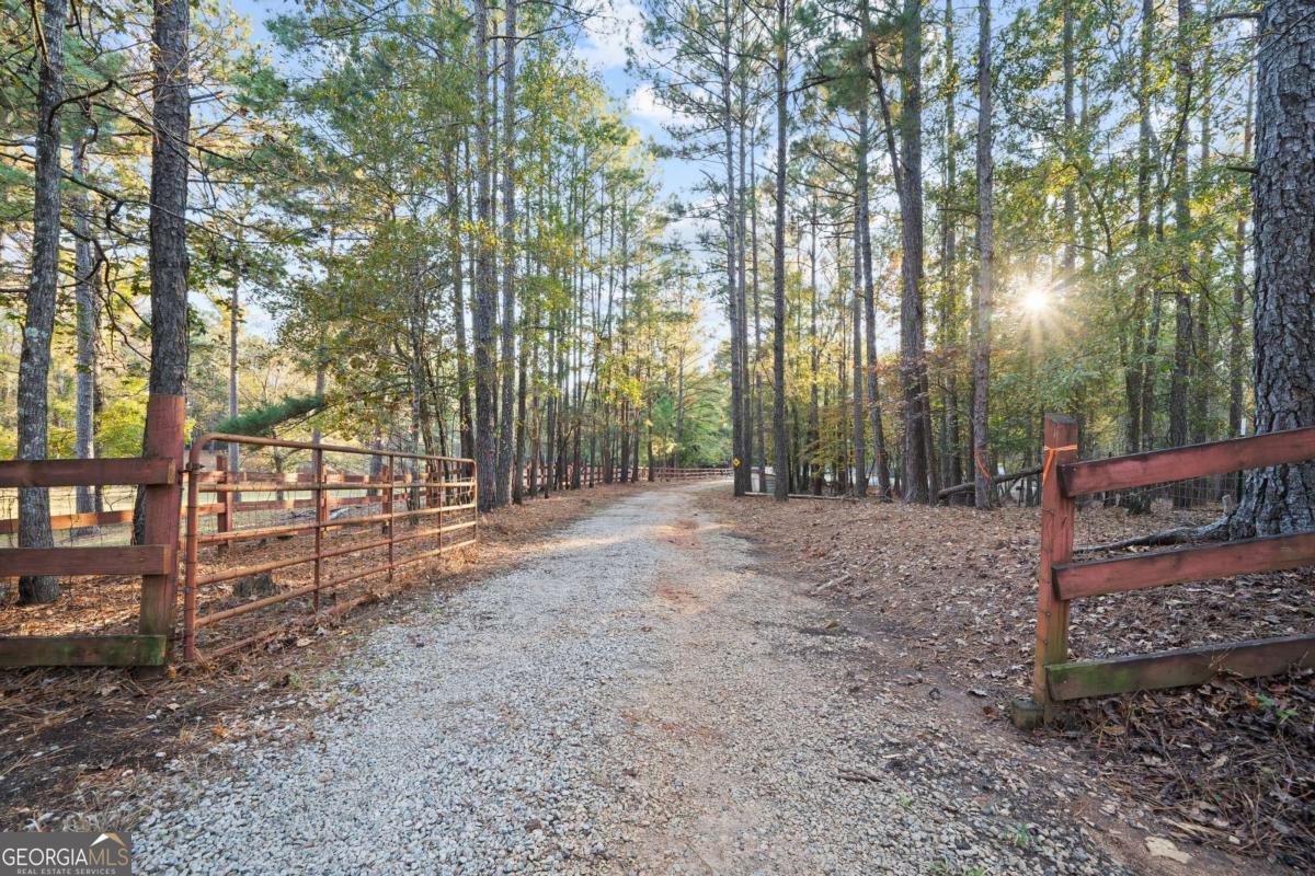 385 Stembridge Road SE