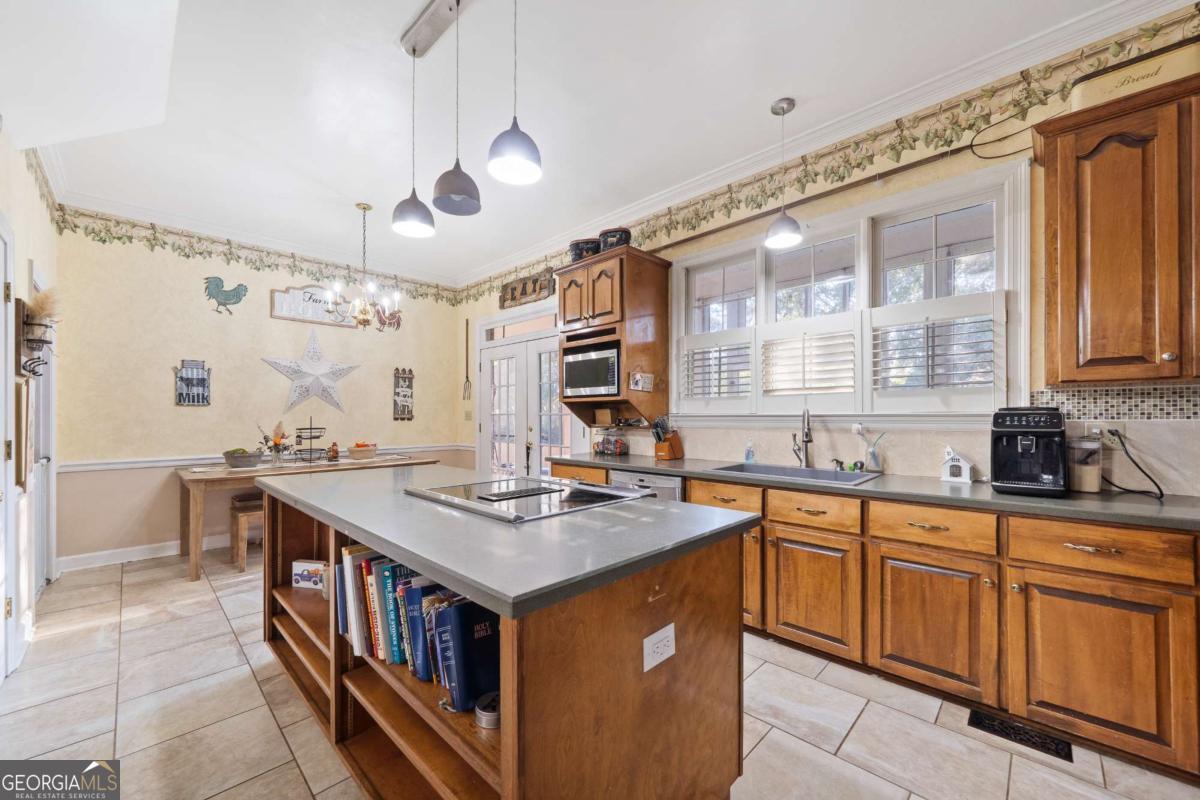 385 Stembridge Road SE