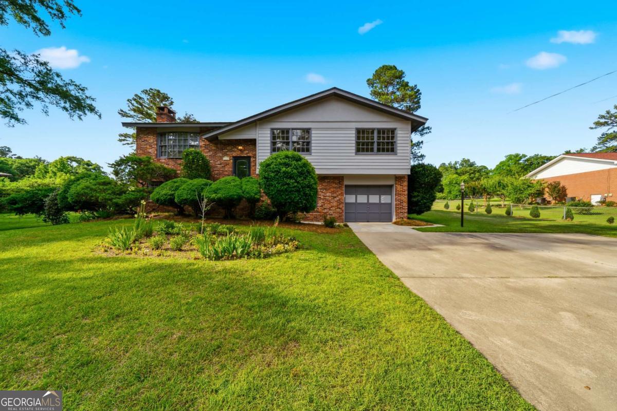 1733 Cedarwood Road