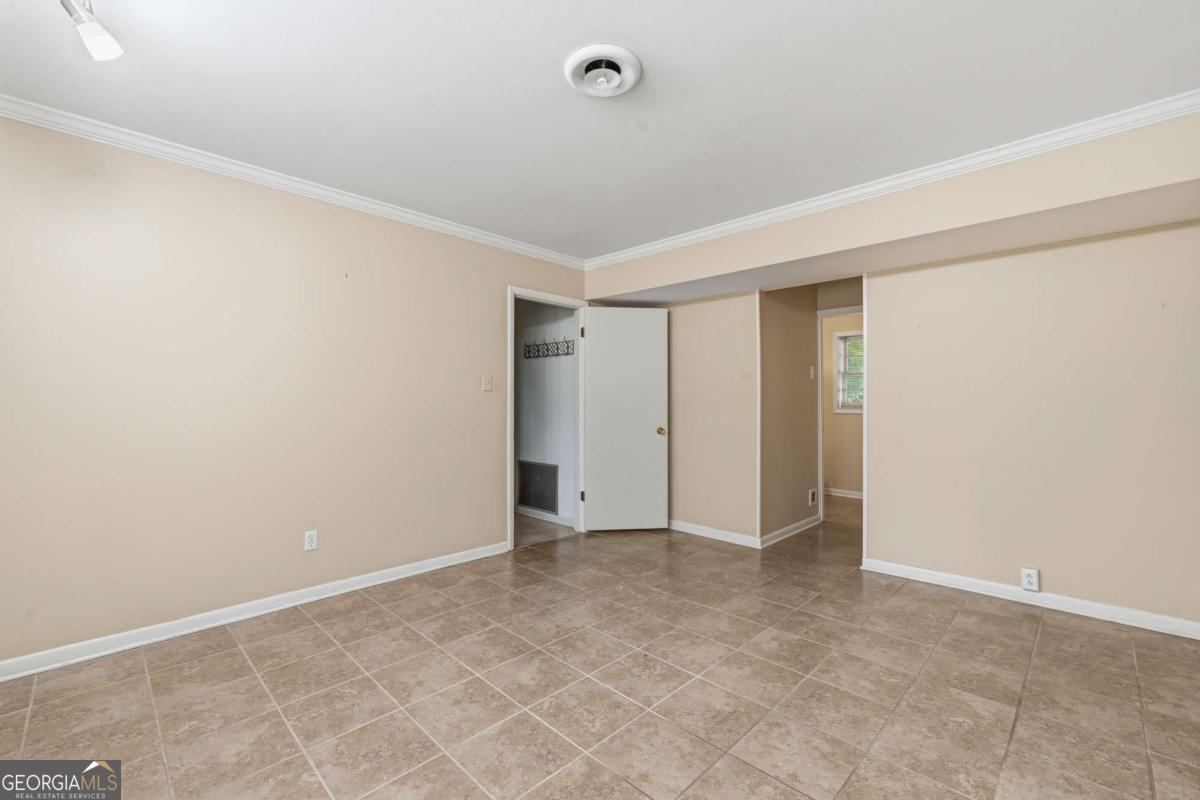 1733 Cedarwood Road