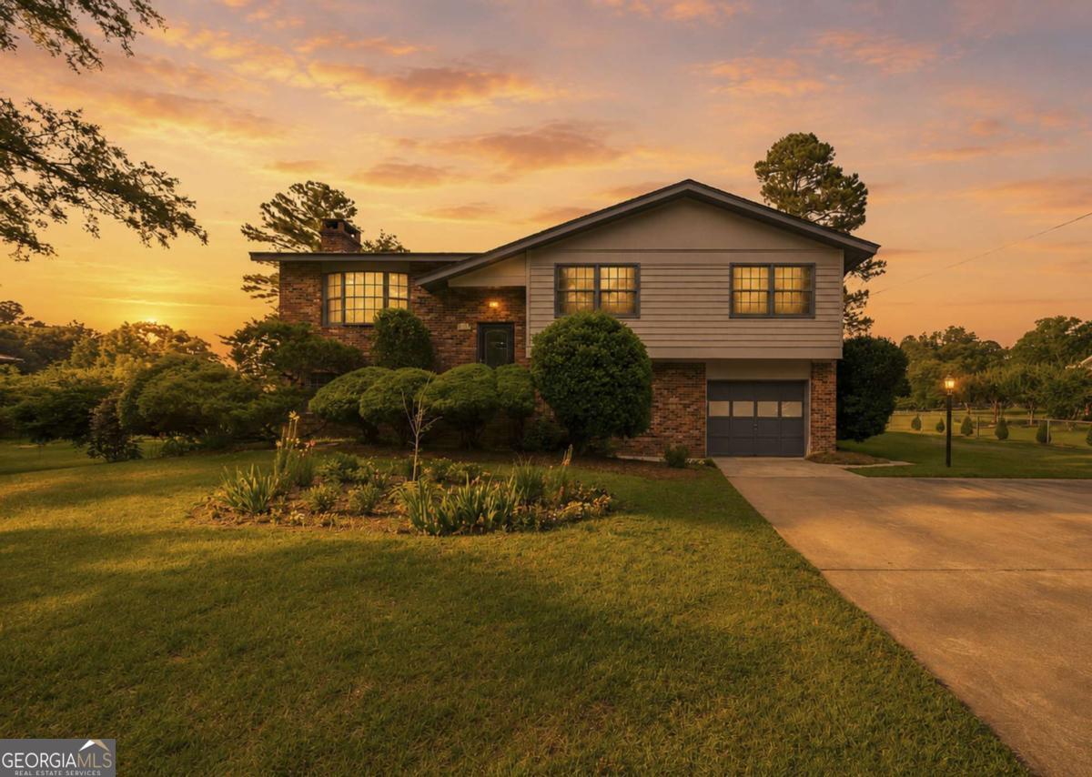 1733 Cedarwood Road