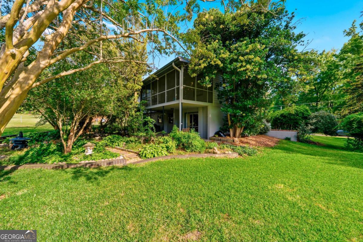 1733 Cedarwood Road