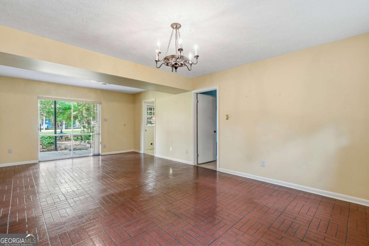 1733 Cedarwood Road