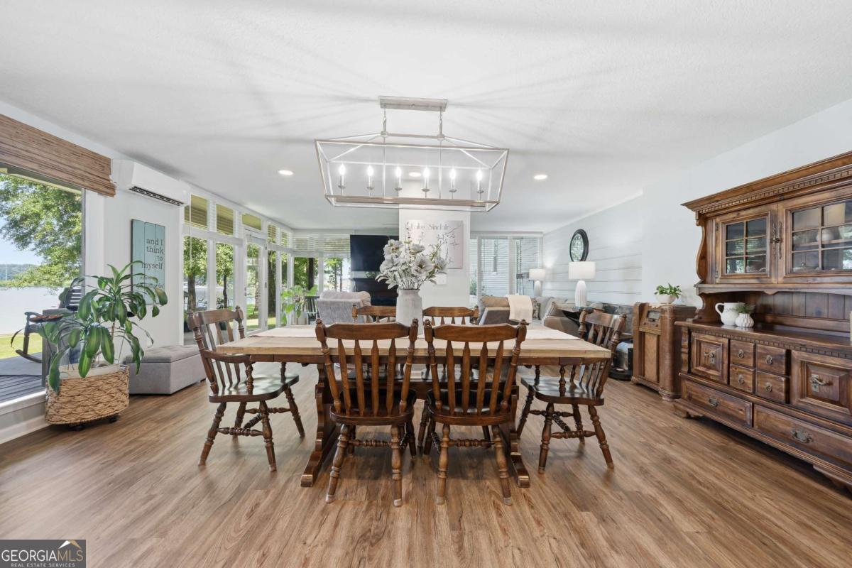 112 Cannon Point Rd SE