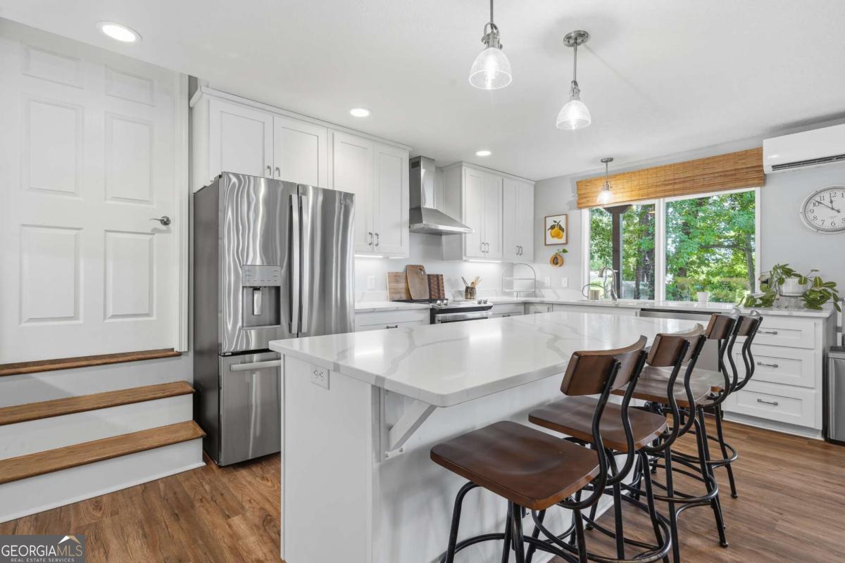 112 Cannon Point Rd SE