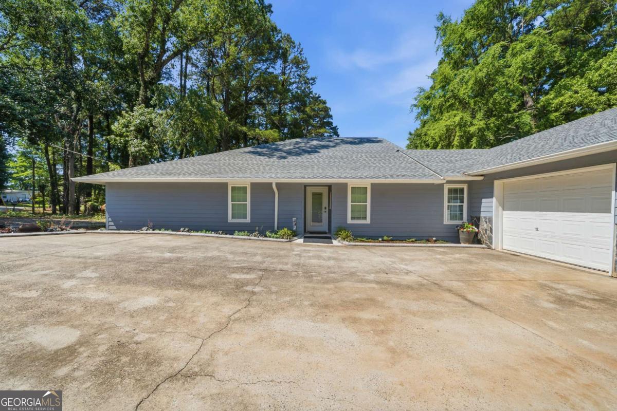 112 Cannon Point Rd SE