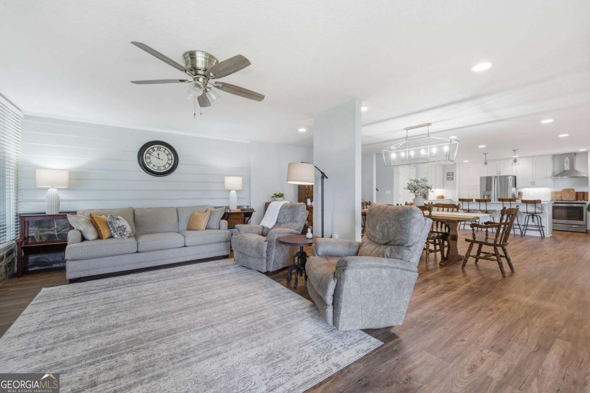 112 Cannon Point Rd SE