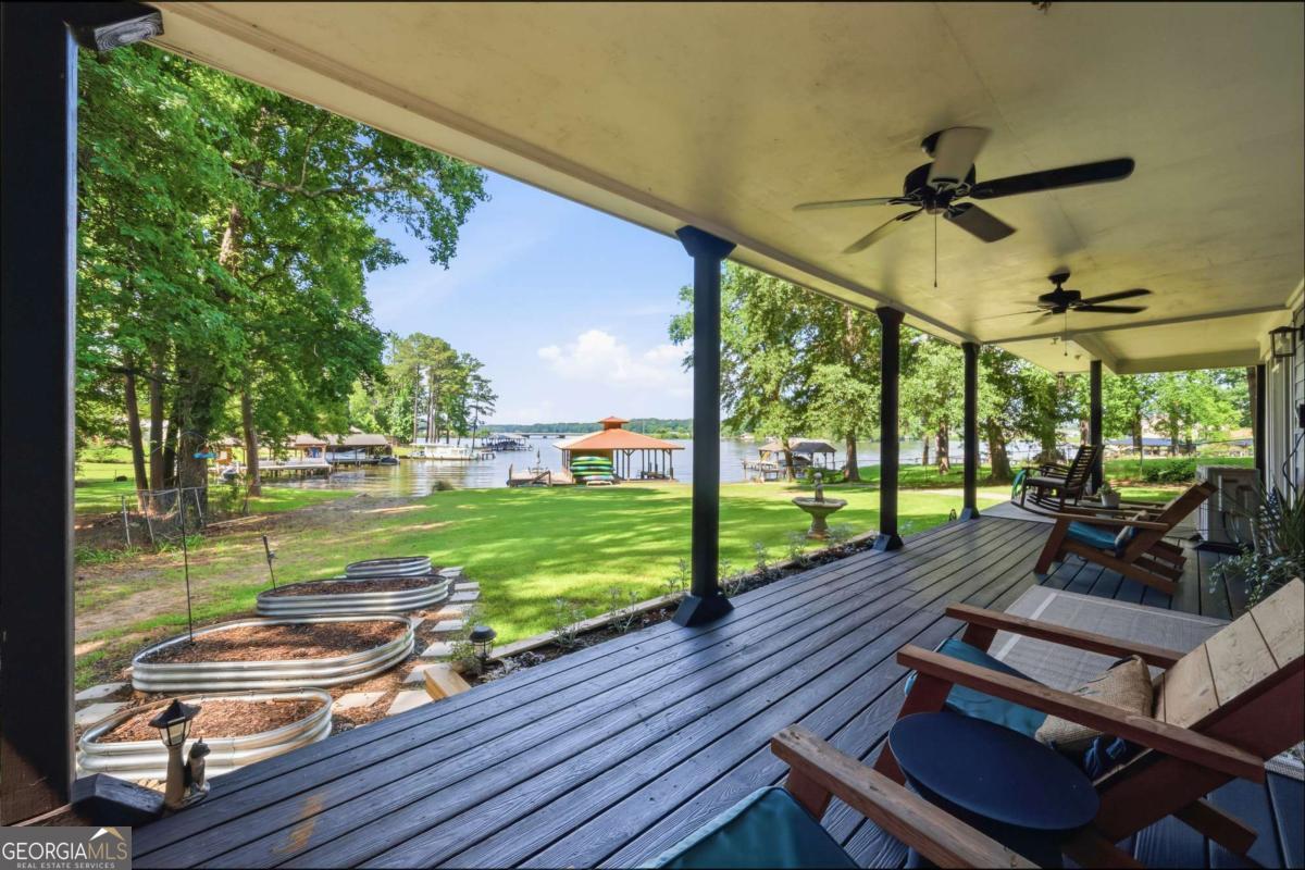 112 Cannon Point Rd SE