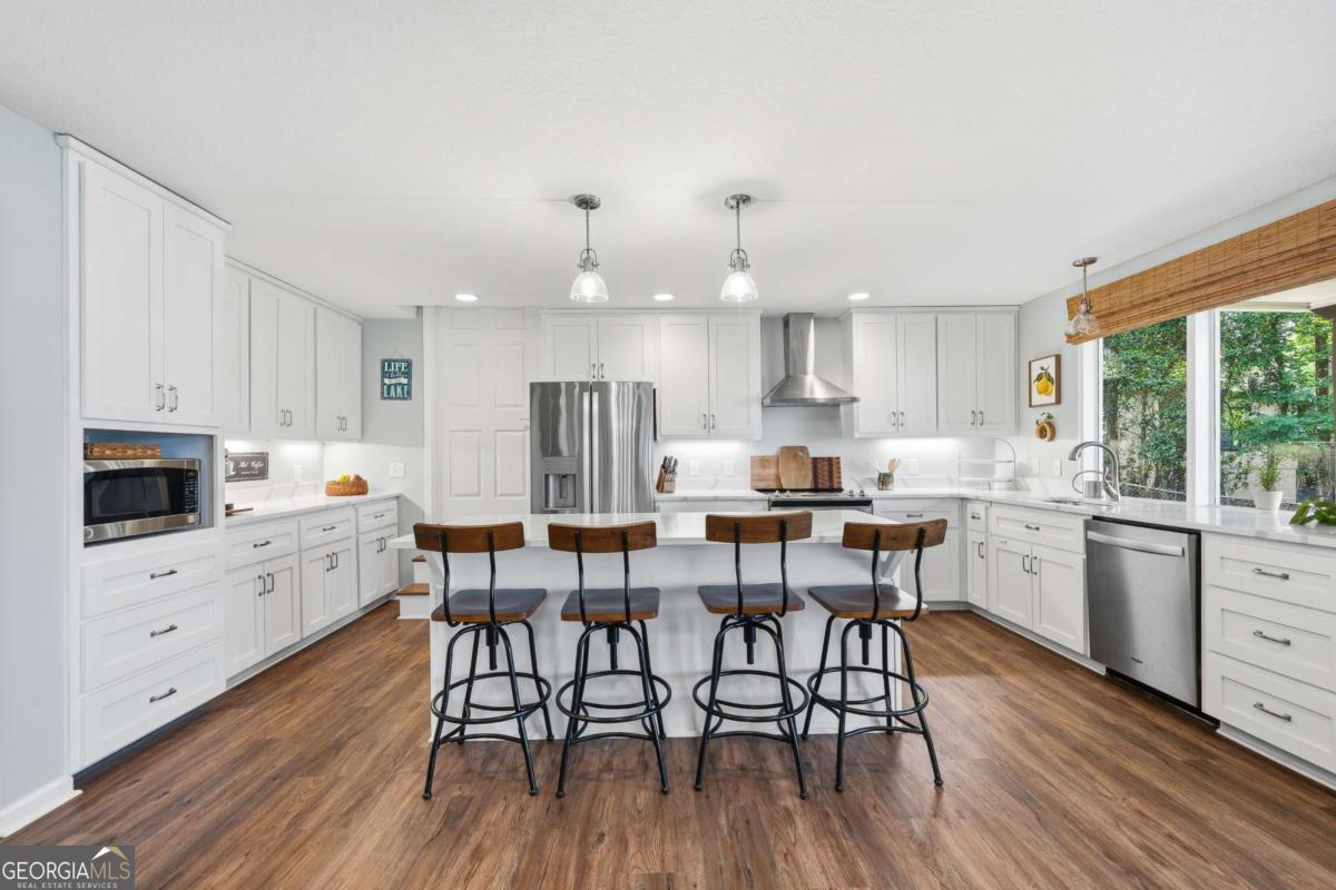 112 Cannon Point Rd SE
