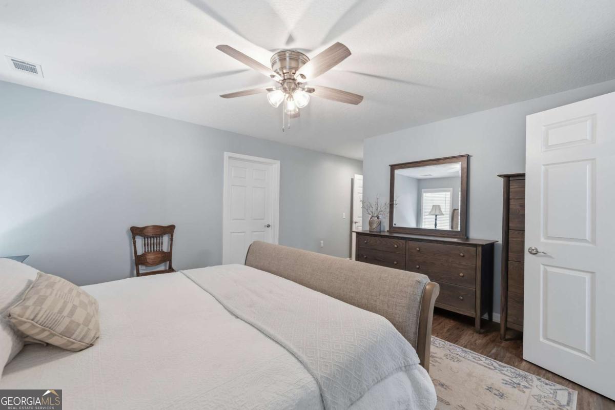 112 Cannon Point Rd SE