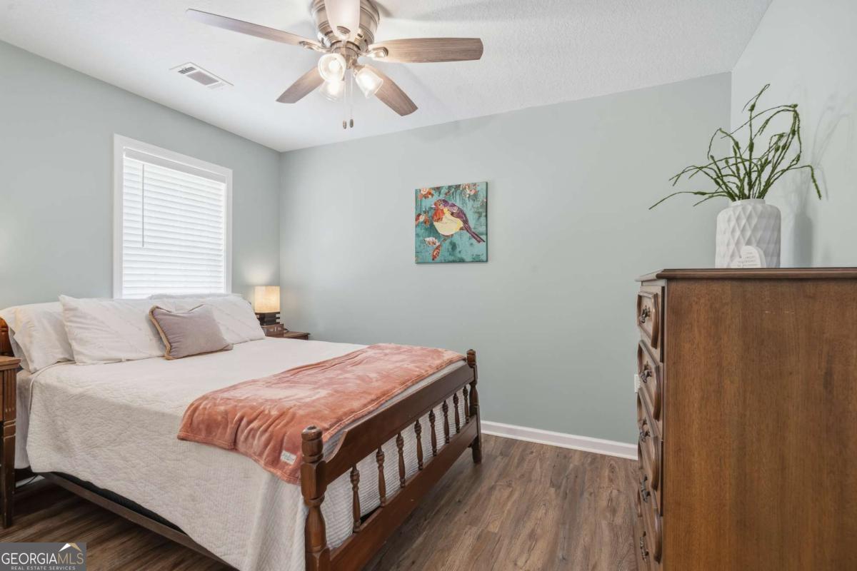 112 Cannon Point Rd SE