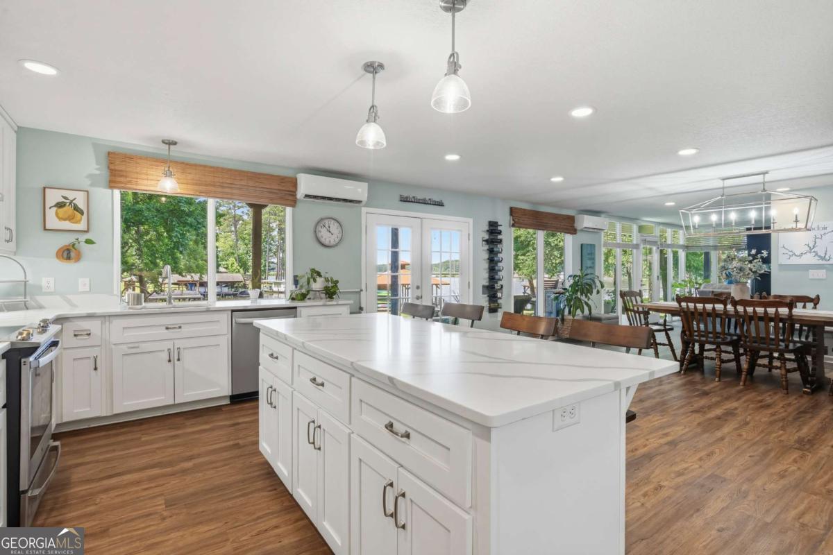 112 Cannon Point Rd SE