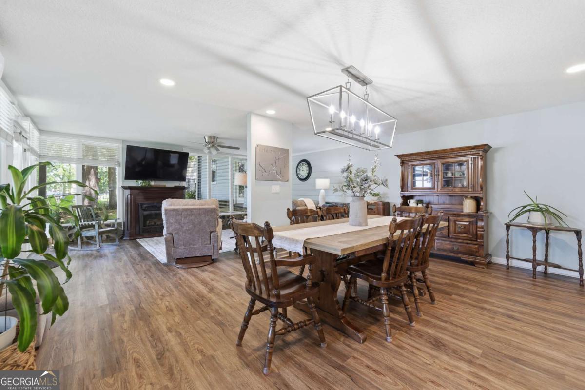 112 Cannon Point Rd SE