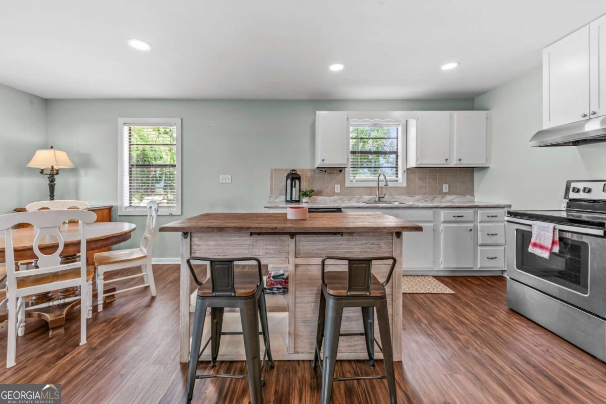 163 Spurgeon Drive SE