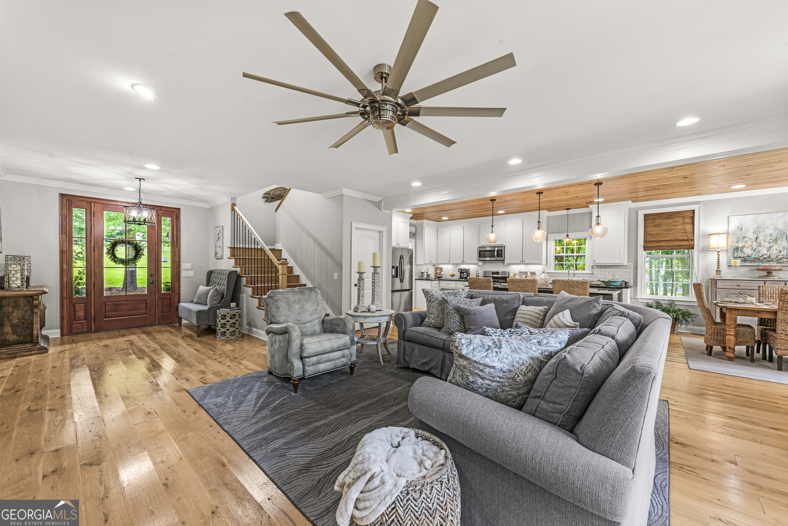 484 Eagles Way NE