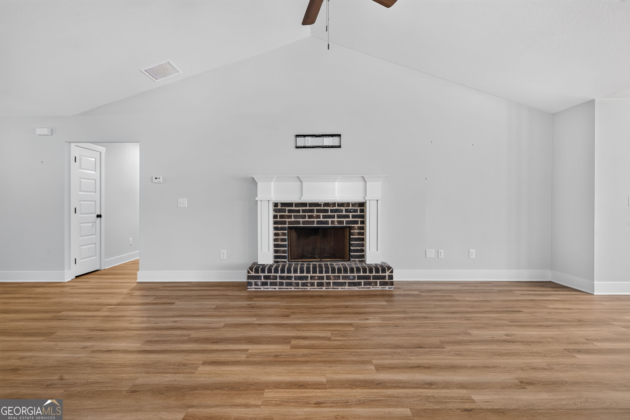 421 Riley Circle NW