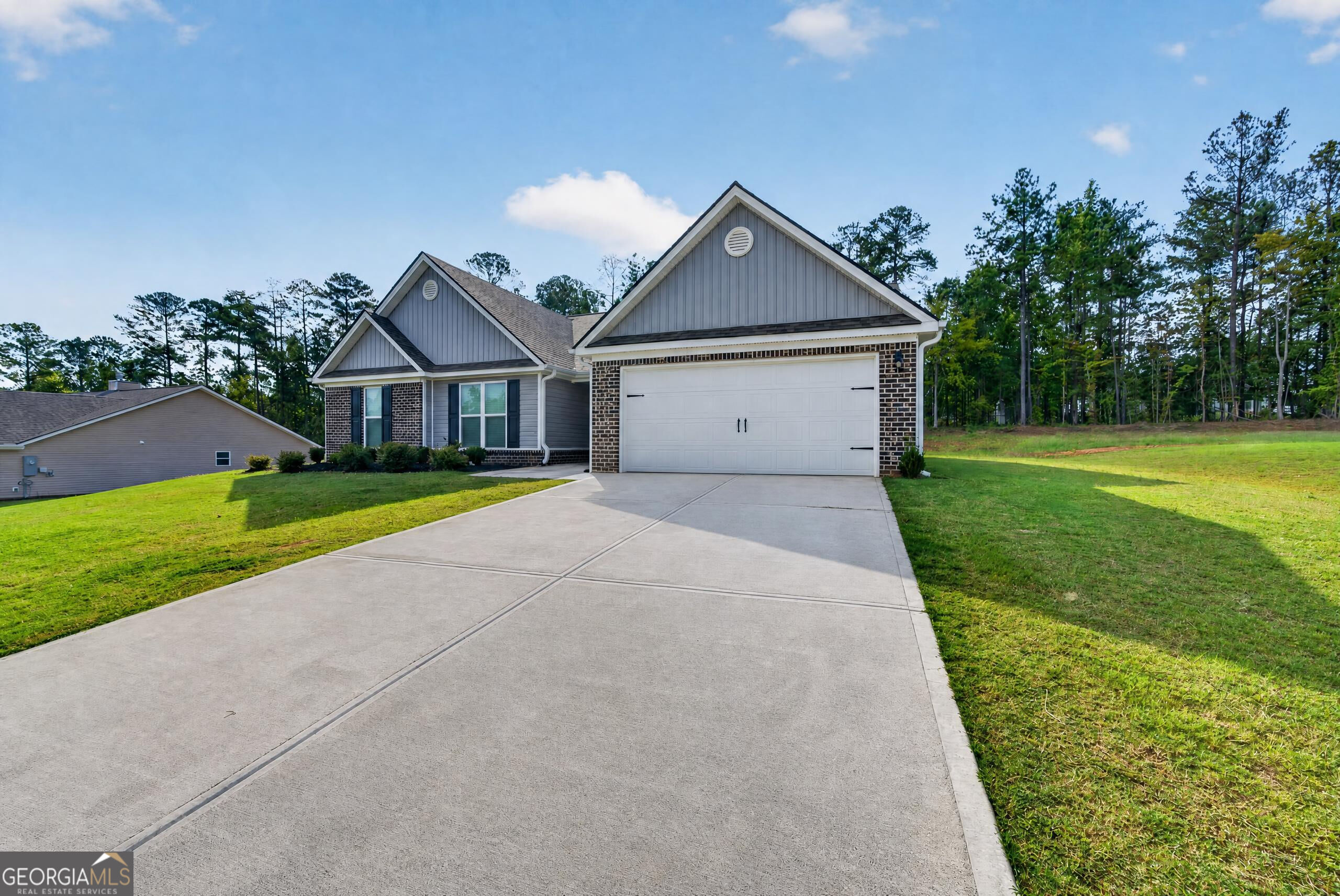 421 Riley Circle NW