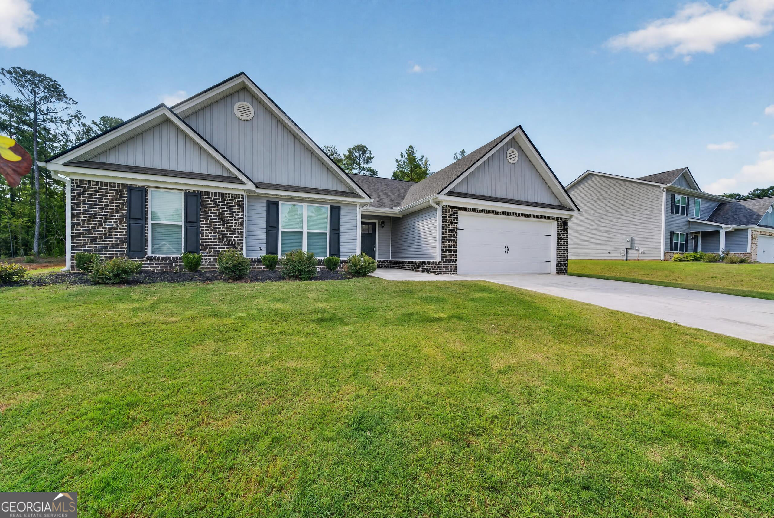 421 Riley Circle NW