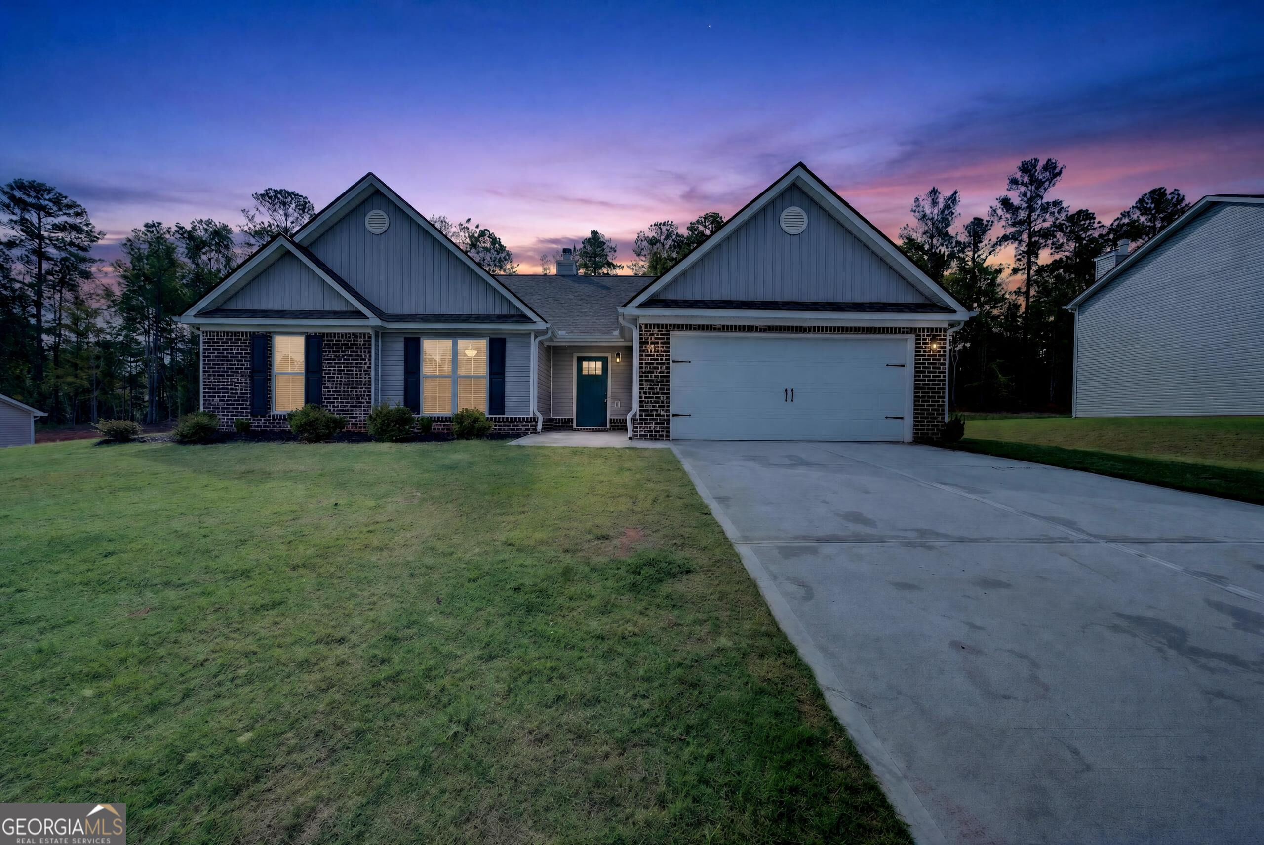 421 Riley Circle NW