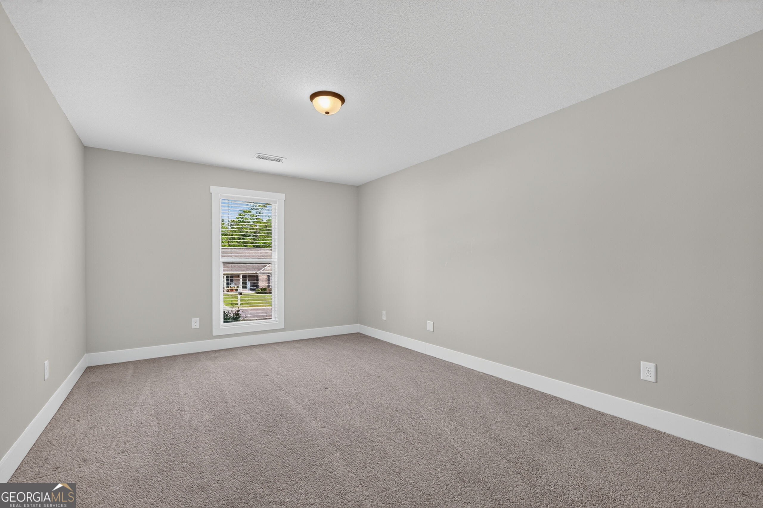 421 Riley Circle NW