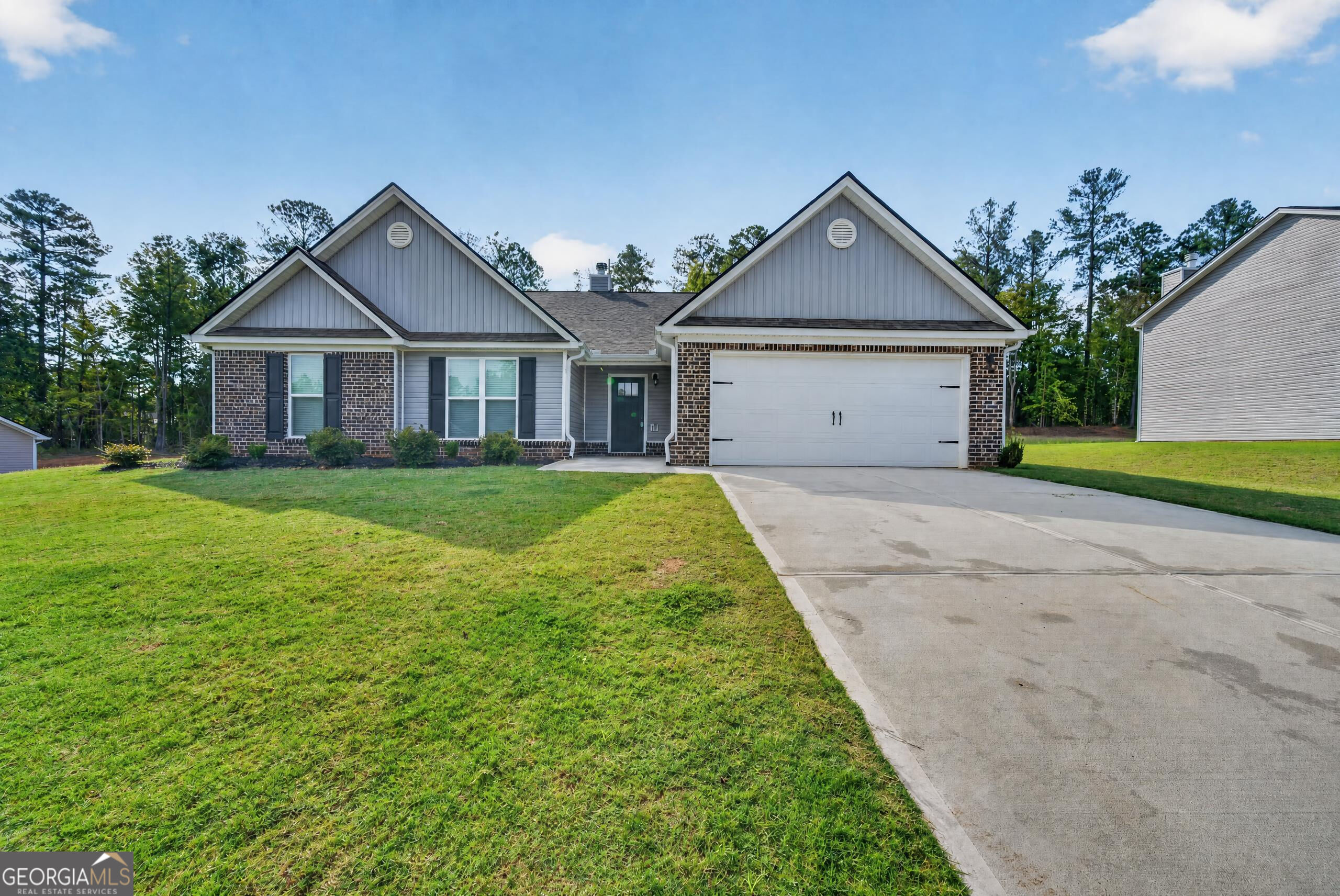 421 Riley Circle NW