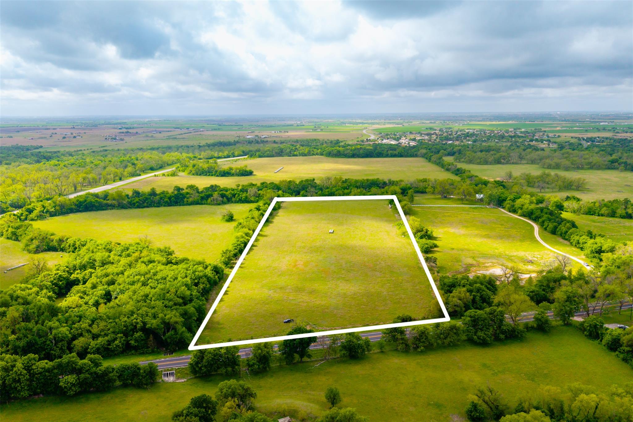 3 Minutes from Samsung: 18.45 Acres of Unrestricted Land in Taylor TX