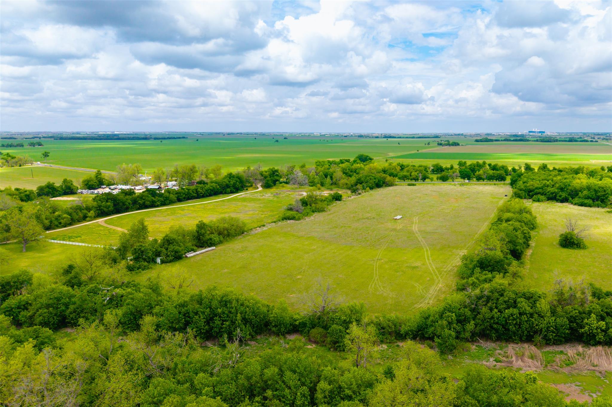 3 Minutes from Samsung: 18.45 Acres of Unrestricted Land in Taylor TX